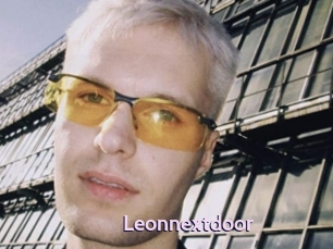 Leonnextdoor